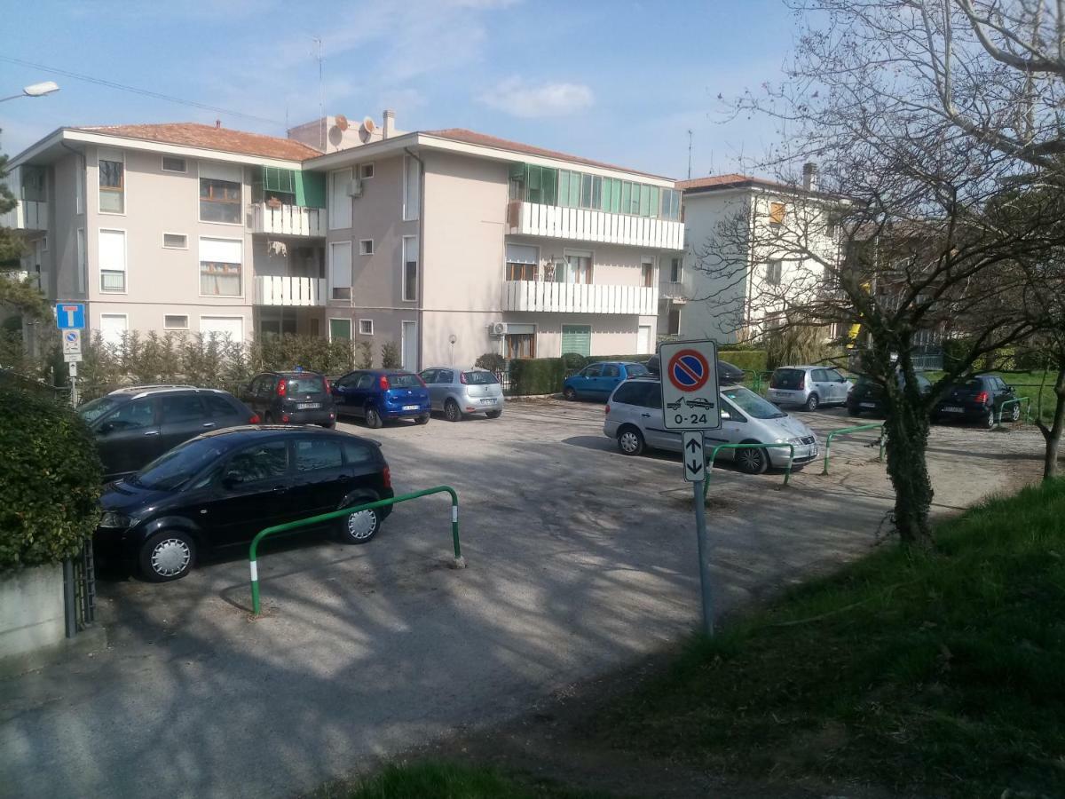 Vicino Al Prato Della Valle Intero Appartamento Parcheggio Facile Di Fronte Padua Buitenkant foto
